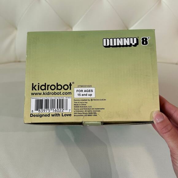 Kidrobot 8" White Gashadokuro Dunny Vinyl Figure -Super Rare!!! - Picture 11 of 11